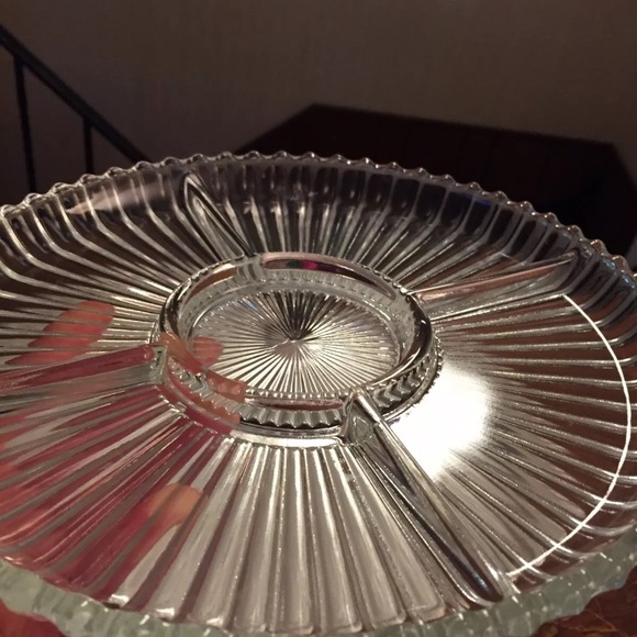 Oneida Silverplated Tray With Glass Insert - Picture 3 of 9